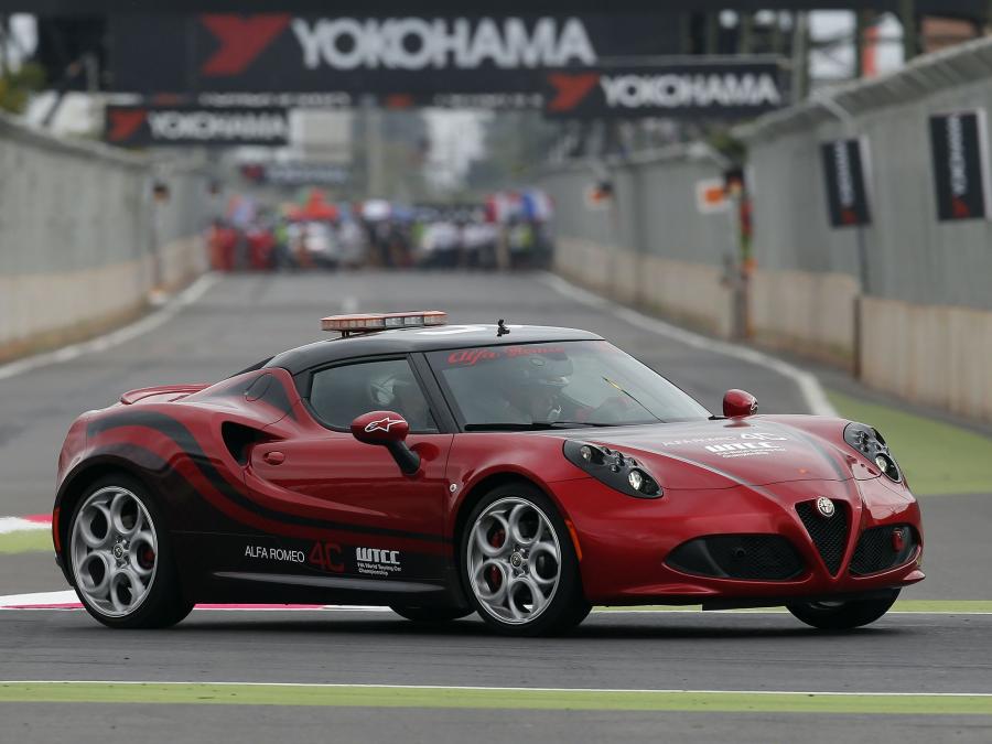  Alfa Romeo 4C WTCC Safety Car (960) 2014 года  (фото 3 из 12)